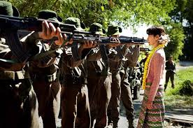 Résultat de recherche d'images pour "photo contre le
        vietnam fille fleur soldat"